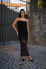 VESTIDO LONGO PRETO DRAPEADO EM RENDA ELEH