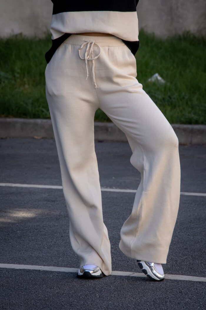 CONJUNTO BEGE E PRETO DE MALHA A RISCAS PONTO CHIC - Image 4
