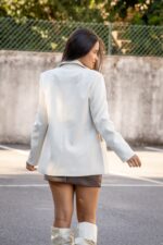 BLAZER BRANCO COM BOTÕES DOURADOS PONTO CHIC - Image 5