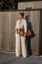 CONJUNTO BEGE COM BLAZER E CALÇA DIXIE