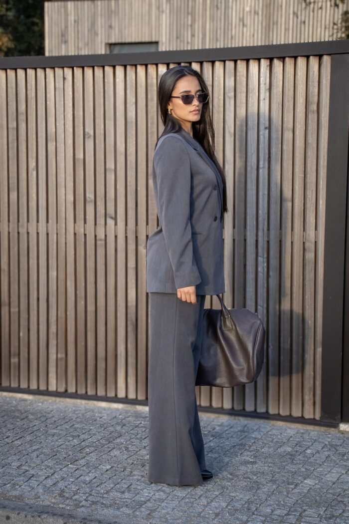 CONJUNTO CINZENTO BEGE COM BLAZER E CALÇA DIXIE - Image 4