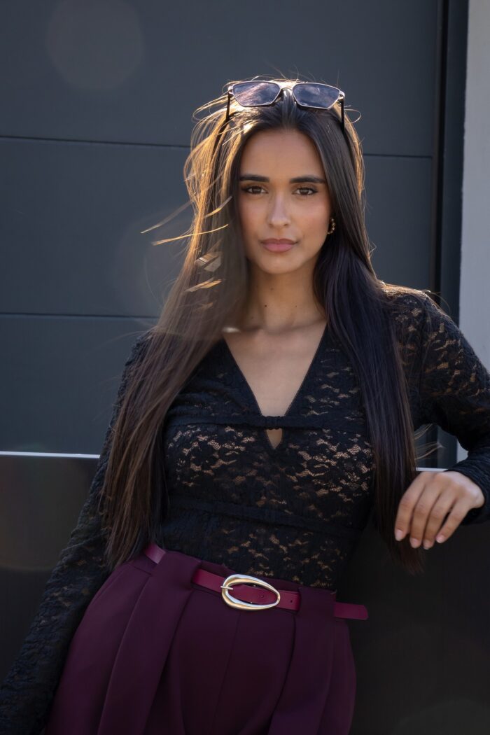 TOP PRETO EM RENDA FLORAL PONTO CHIC - Image 1