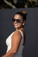 VESTIDO BEGE COM PLISSADO INFERIOR PONTO CHIC - Image 4