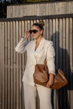 CONJUNTO BEGE COM BLAZER E CALÇA DIXIE - Image 3