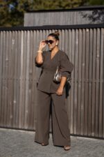 CONJUNTO CASTANHO COM BLAZER E CALÇA PONTO CHIC - Image 3