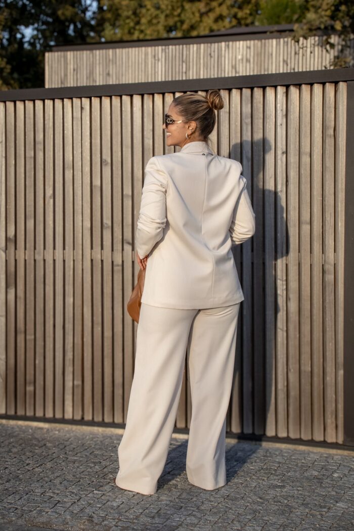 CONJUNTO BEGE COM BLAZER E CALÇA DIXIE - Image 6