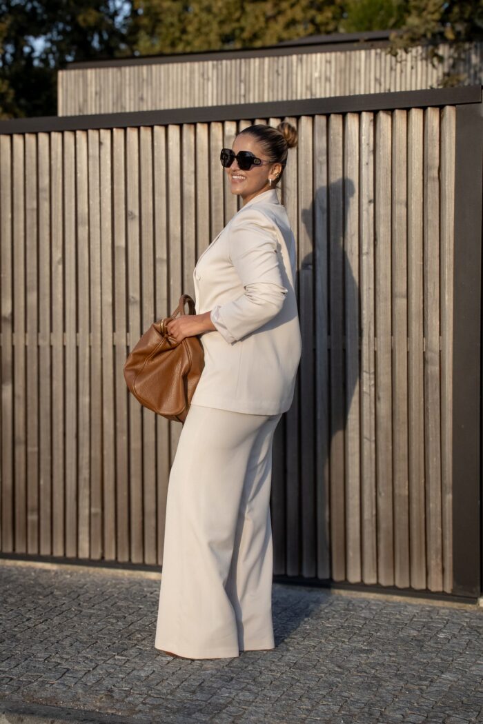 CONJUNTO BEGE COM BLAZER E CALÇA DIXIE - Image 5