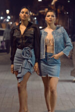 MINISSAIA DENIM COM APLICAÇÃO FLOR SAHOCO - Image 2