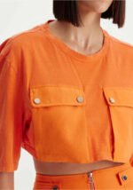 T-SHIRT CROPPED COM BOLSOS LANÇA PERFUME - Image 2