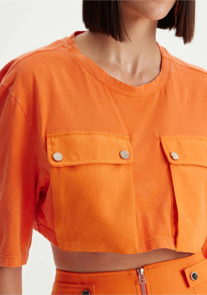 T-SHIRT CROPPED COM BOLSOS LANÇA PERFUME - Image 2