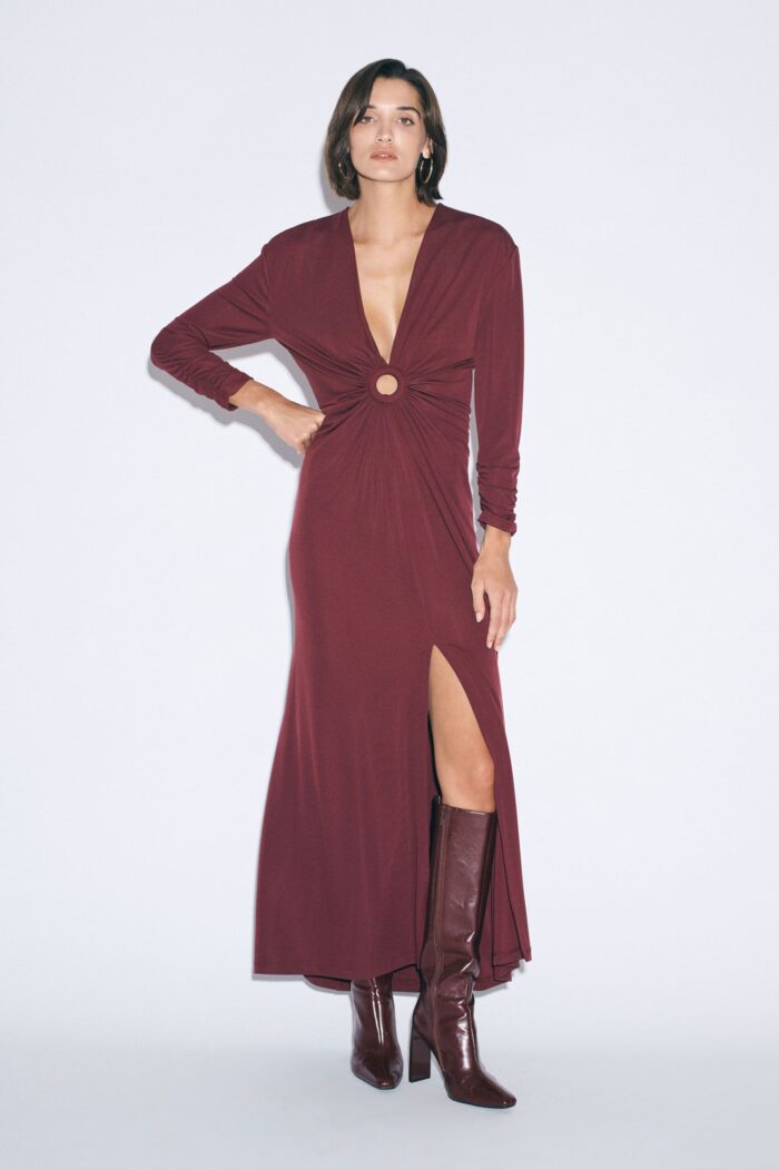 VESTIDO LONGO ROXO COM PORMENOR DE ARGOLA E DRAPEADO IMPERIAL - Image 1