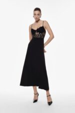 VESTIDO DE CETIM COM RENDA PRETO IMPERIAL