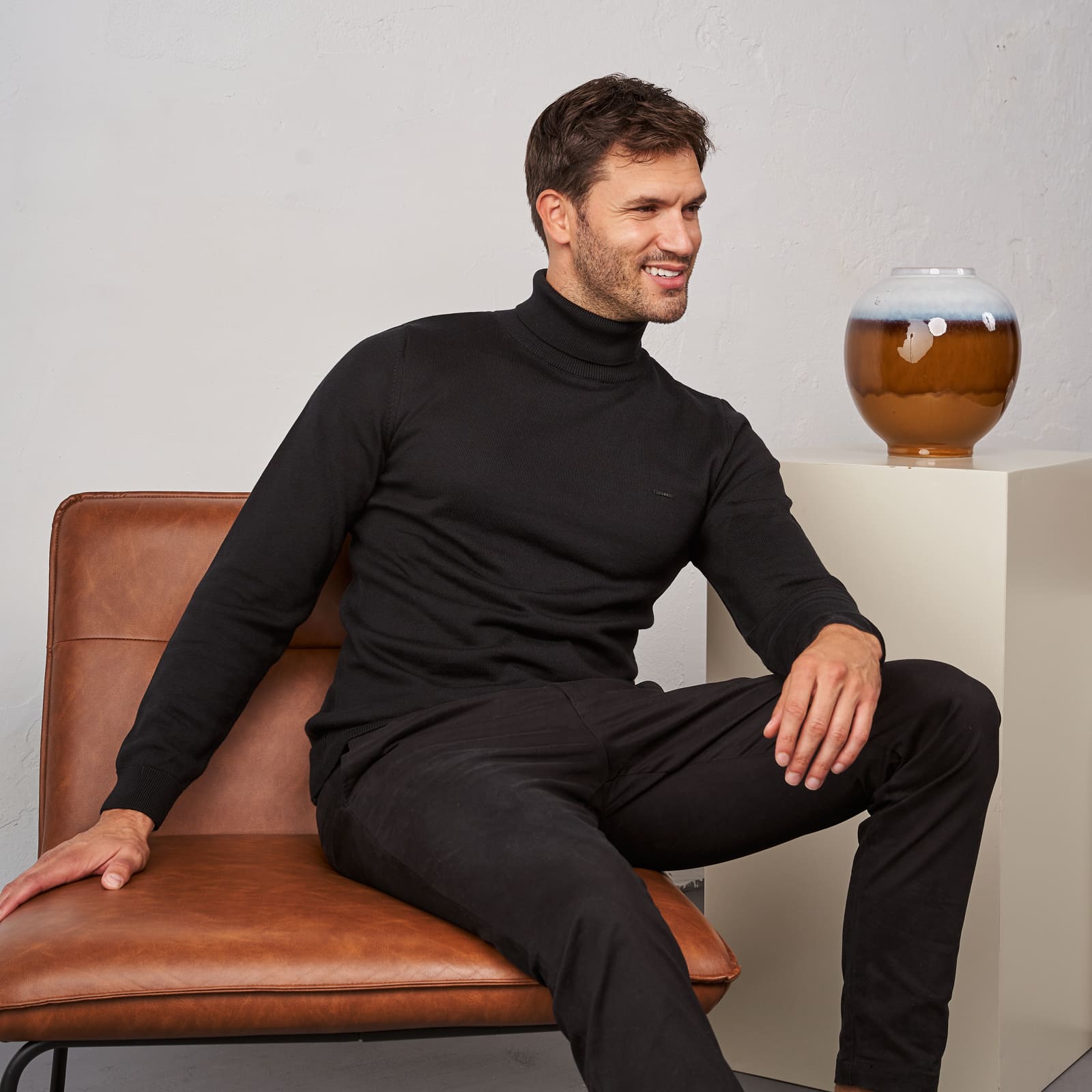 232003008-9 CAMISOLA GOLA ALTA PRETA ZOLF - Image 1