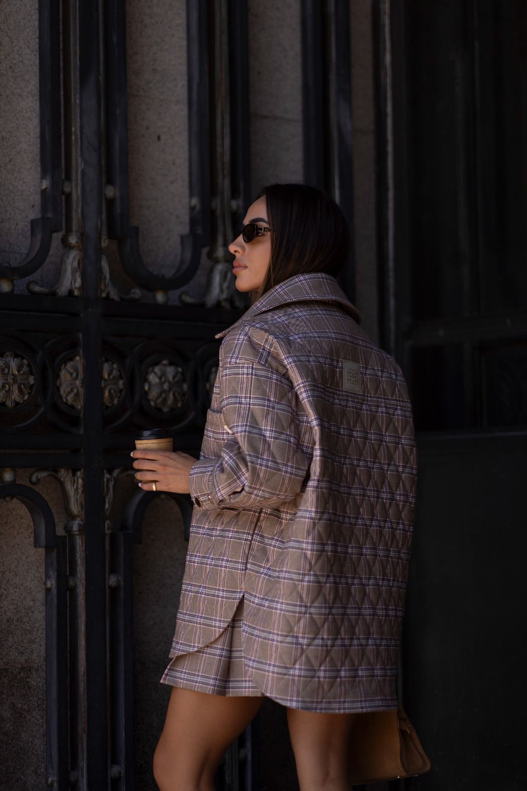 8405f837-ca19-4670-9cf3-cc84239fe5dc CASACO XADREZ BEGE FORRADO SAHOCO - Image 5