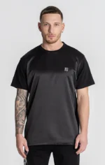T-SHIRT PRETA COM LOGÓTIPO FRONTAL GIANNI KAVANAGH