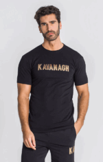 T-SHIRT PRETA COM LOGÓTIPO DOURADO GIANNI KAVANAGH
