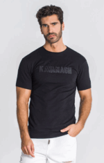 T-SHIRT PRETA COM LOGÓTIPO EM RELEVO GIANNI KAVANAGH