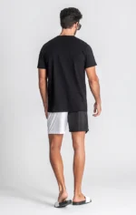 T-SHIRT BICOLOR PRETA E BRANCA COM LOGÓTIPO FRONTAL GIANNI KAVANAGH - Image 3