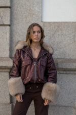 CASACO METÁLICO COM GOLA E PUNHOS EM PELO FLO&CLO - Image 11