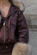 CASACO METÁLICO COM GOLA E PUNHOS EM PELO FLO&CLO - Image 7