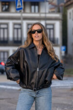 CASACO PRETO EM EFEITO PELE PONTO CHIC - Image 3