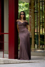 VESTIDO MIDI CHOCOLATE COM DECOTE DRAPEADO RINASCIMENTO