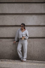 CAMISOLA CINZENTA DECOTE V SAHOCO - Image 6