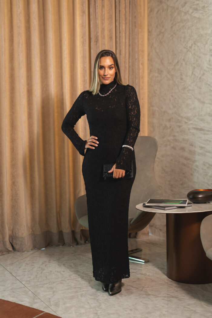 VESTIDO PRETO COMPRIDO EM RENDA MISS YOU - Image 1