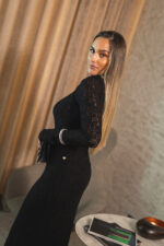 VESTIDO PRETO COMPRIDO EM RENDA MISS YOU - Image 4