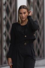 BLAZER CURTO PRETO COM BOTÃO DOURADO MISS YOU - Image 3
