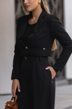 BLAZER CURTO PRETO COM BOTÃO DOURADO MISS YOU - Image 5