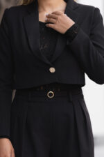 BLAZER CURTO PRETO COM BOTÃO DOURADO MISS YOU - Image 4