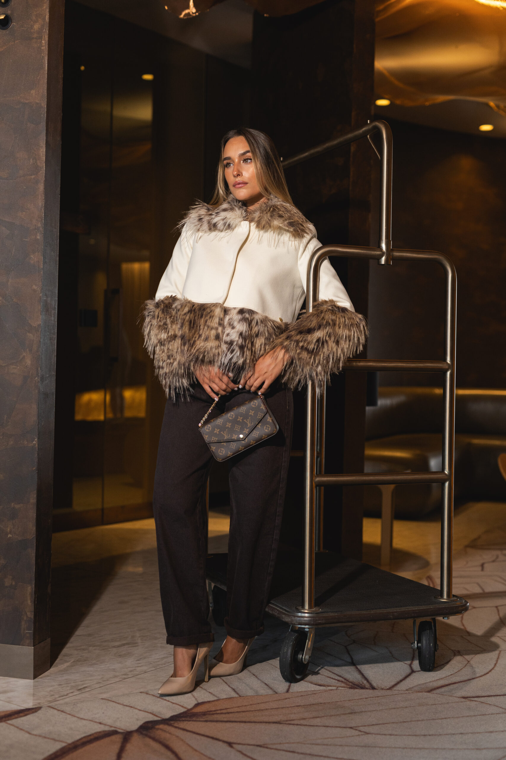 MISSYOU PT2-32 CASACO CREME COM DETALHE EM PELO ANIMAL PRINT MISS YOU - Image 4