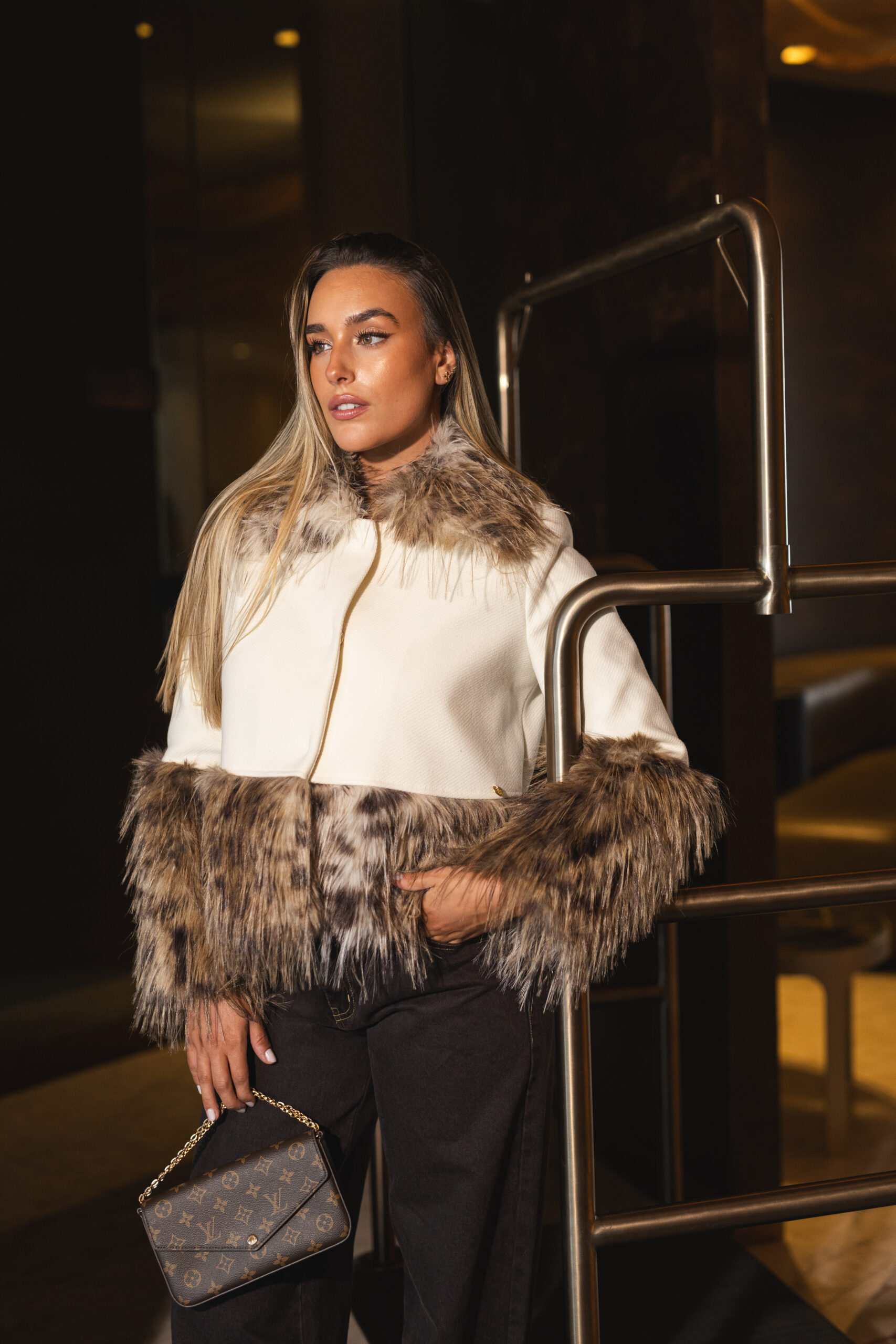 MISSYOU PT2-34 CASACO CREME COM DETALHE EM PELO ANIMAL PRINT MISS YOU - Image 1