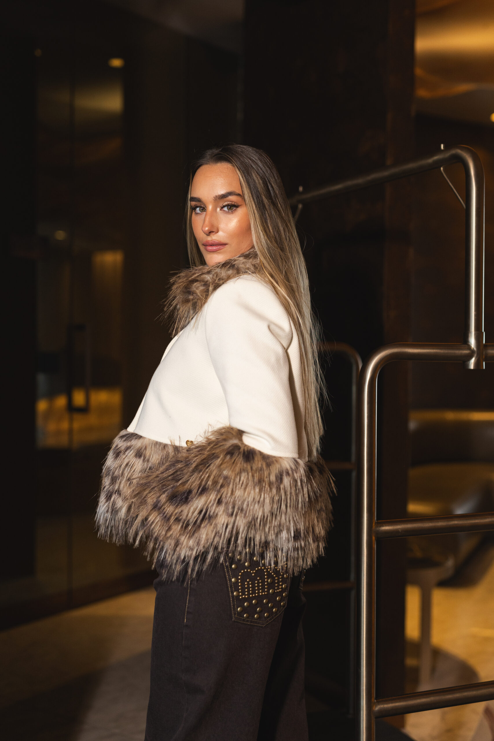 MISSYOU PT2-40 CASACO CREME COM DETALHE EM PELO ANIMAL PRINT MISS YOU - Image 2