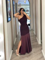 VESTIDO COMPRIDO BORDÔ DE UM OMBRO SÓ RINASCIMENTO - Image 3