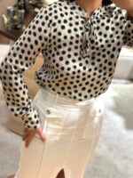 BLUSA BEGE COM ESTAMPA PRETA RINASCIMENTO - Image 5