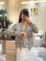 BLUSA BEGE COM ESTAMPA PRETA RINASCIMENTO - Image 4