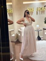 SAIA MIDI DE TULE BEGE COM RENDA RINASCIMENTO