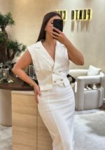 VESTIDO BRANCO DE ALFAIATARIA COM BOTOES DOURADOS RINASCIMENTO - Image 4