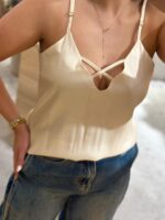 TOP BEGE ACETINADO COM ALÇAS FINAS RINASCIMENTO - Image 2