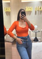TOP LARANJA COM DECOTE QUADRADO RINASCIMENTO