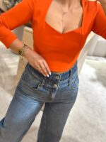 TOP LARANJA COM DECOTE QUADRADO RINASCIMENTO - Image 3