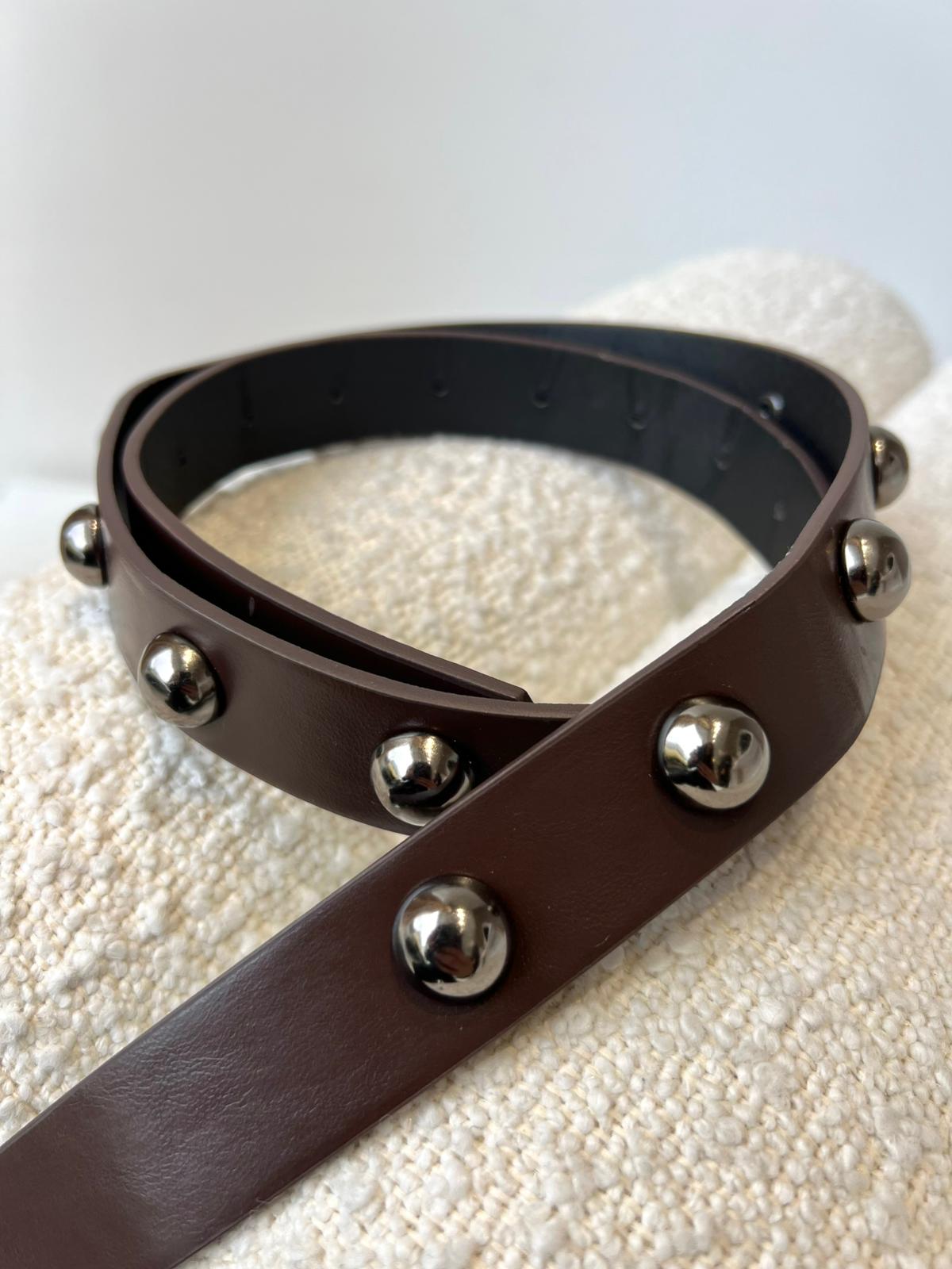 WhatsApp Image 2025-10-28 at 12.28.00 (3) CINTO CASTANHO COM TACHAS METÁLICAS SAHOCO - Image 1