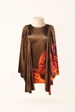 VESTIDO VELUDO CASTANHO COM ESTAMPA ARTÍSTICA SAHOCO - Image 5