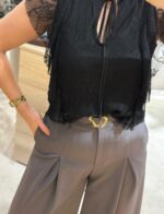 BLUSA PRETA EM RENDA COM LAÇOS RINASCIMENTO - Image 4