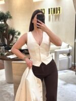 COLETE BEGE COM BOTÕES RINASCIMENTO - Image 2