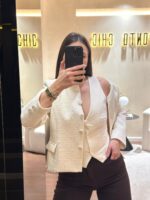 COLETE BEGE COM BOTÕES RINASCIMENTO