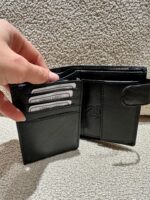 CARTEIRA PRETA EM PELE COM PROTEÇÃO RFID PONTO CHIC - Image 3