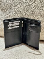 CARTEIRA PRETA EM PELE COM PROTEÇÃO RFID PONTO CHIC